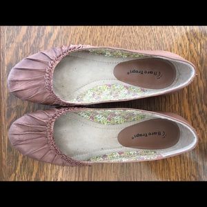 Brown Bare Trap Flats
